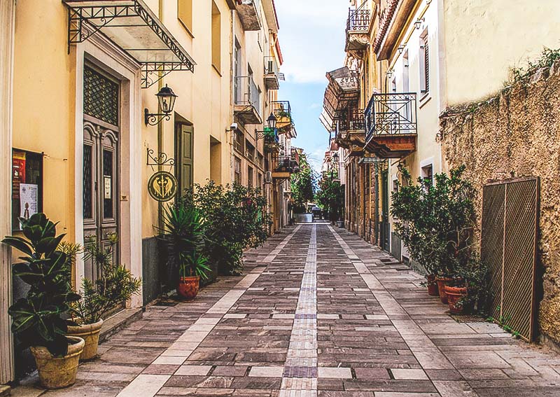 Γραφικό δρομάκι στο Ναύπλιο